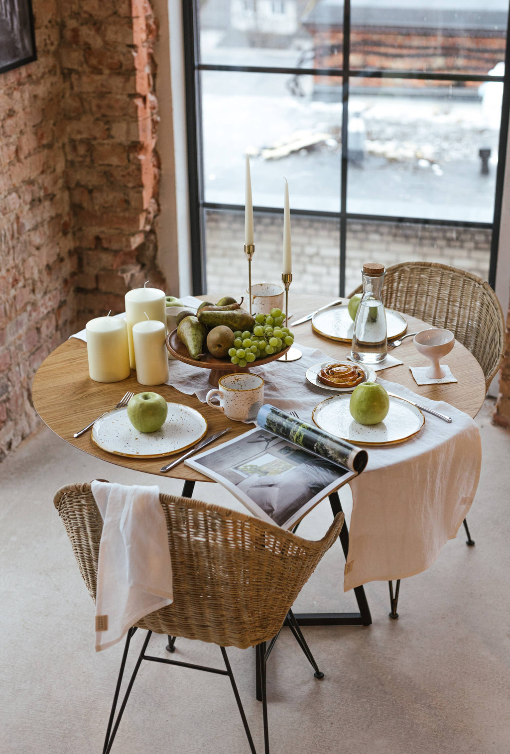 White Linen Table Runner: 16x79" / 40x200 cm
