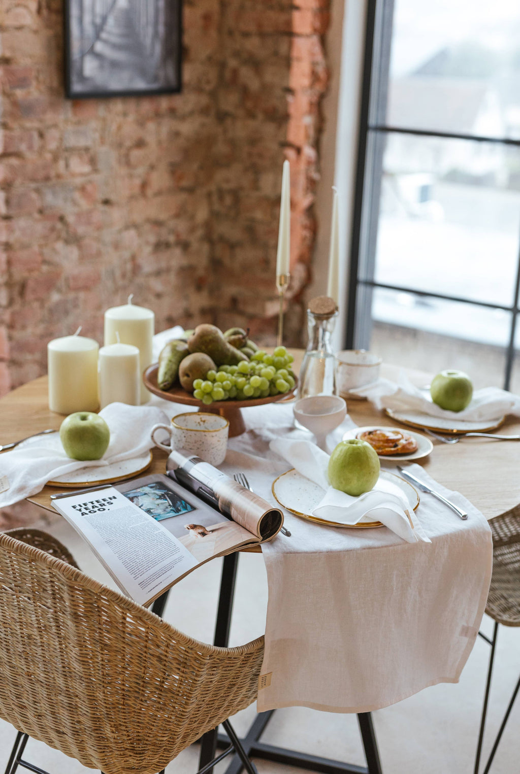 White Linen Table Runner: 16x79" / 40x200 cm